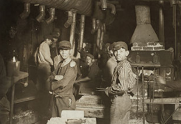 Child Labor, Indiana glass works, 1906, Lewis Hine.png