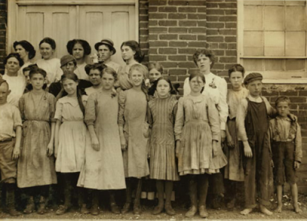 Child Labor, Lewis W Hine, Roanoke, VA, Cotton Mills, May 1911.png