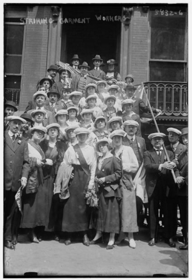 Striking Garment Workers, NYC May 1, 1916?, LOC.png