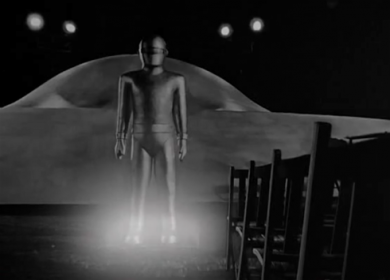 day-the-earth-stood-still-gort-stands-at-the-ready-lit-up.png