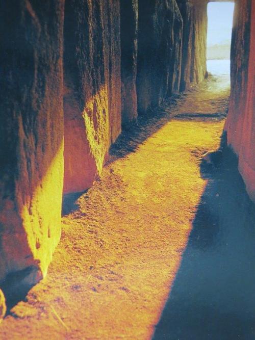 4 Newgrange passage.jpg