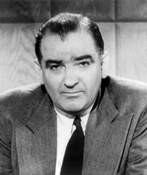 800px-Joseph_McCarthy.jpg