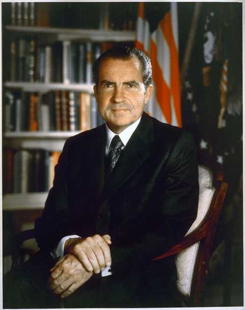 800px-Nixon_Official_Presidential_Portrait,_07-08-1971restoredh.jpg