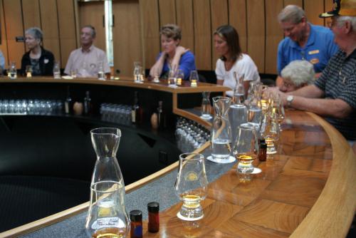 Bourbon Tasting Room Derby-Experiences-Bourbon-distillery-tour-heaven-hill-tasting[1].jpg