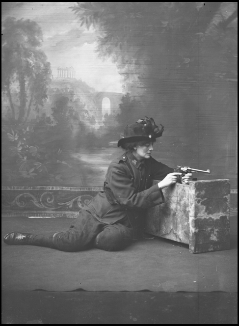 Irish Rebels of 1916, Countess Markievicz, ab 1915.png