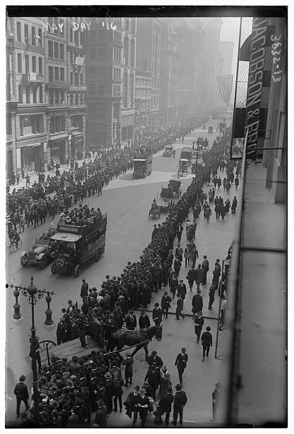 May Day 1916, NYC Parade & Spectators, LOC.png