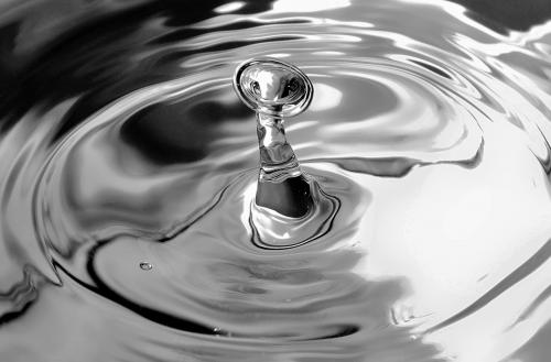 waterdrop1bw.jpg