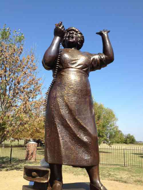 Fannie-Lou-Hamer-statue600.jpg