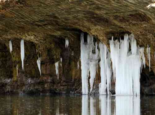 Ice formations on Bourbous River(1).jpg