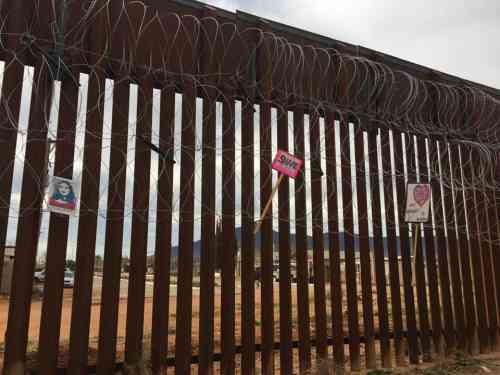 Naco razor wire 2.jpg