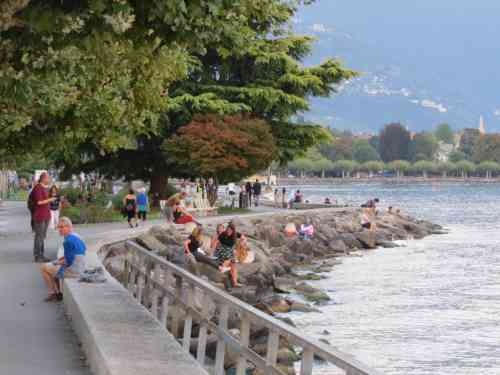 Vevey promenade.jpg