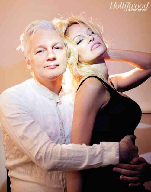 julian_assange_and_pamela_anderson.jpg