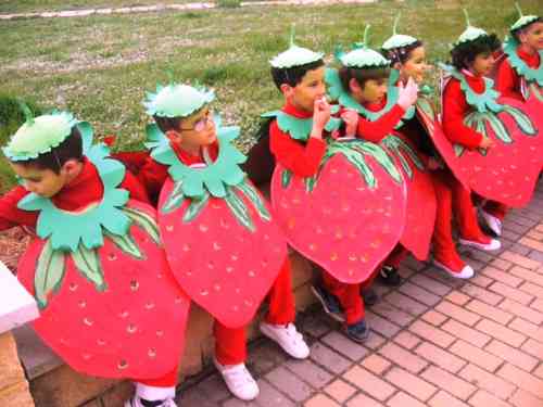strawberries kids.jpg