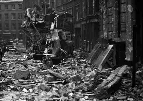 17-Air-raid-damage-during-the-Blitz-London-Sep-10-1940-01_0.jpg