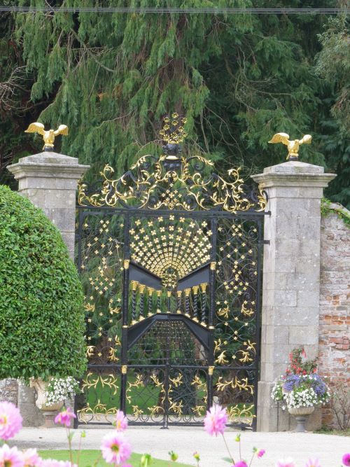 330 Powerscourt garden (12).JPG
