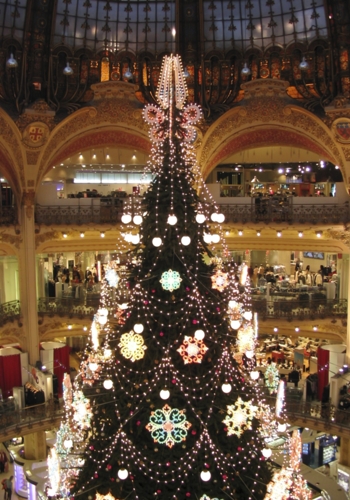 Christmas Luminaires Galeries Lafayette.jpg