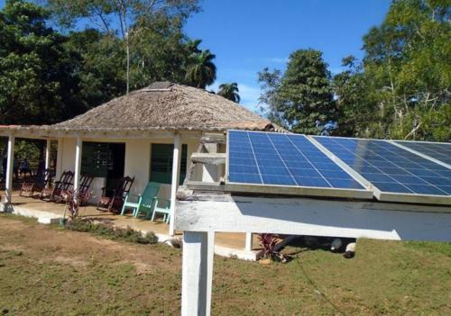 Cuba-will-install-5-thousand-solar-panels-donated-by-China.jpg