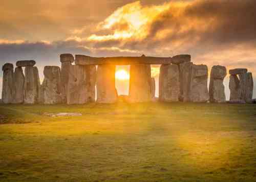 Stonehenge-during-solstice-1200x854-3601967394.jpg