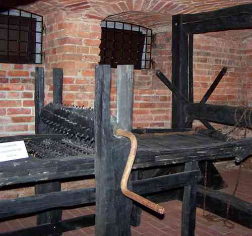 Torture-museum-in-Lubuska-Land-Museum-in-Zielona-Góra.-Photo-Credit-640x599.jpg