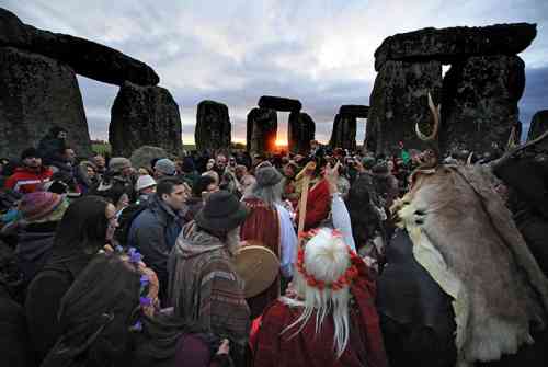 Winter-Solstice-At-Stonehenge-sunrise.jpg