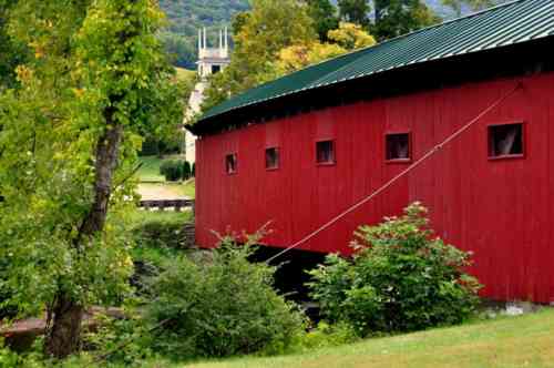 arlington-vt-bridge-fall-dt-720x478.jpg