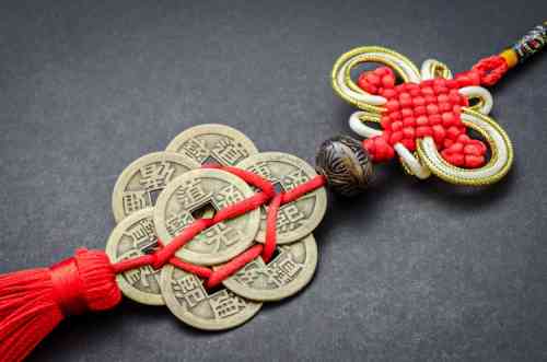 chinese-new-year-red-pockets-ancient-coins.jpg