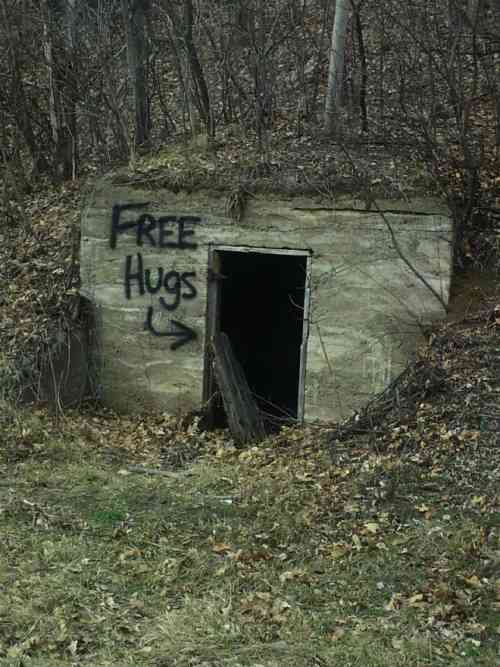 free-hugs.jpg