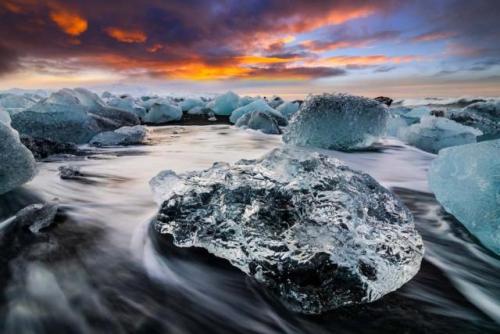 ice-rock-with-black-sand-beach-at-jokulsarlon-beac-WEB.jpg