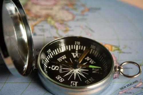 magnetic-compass-390912.jpg